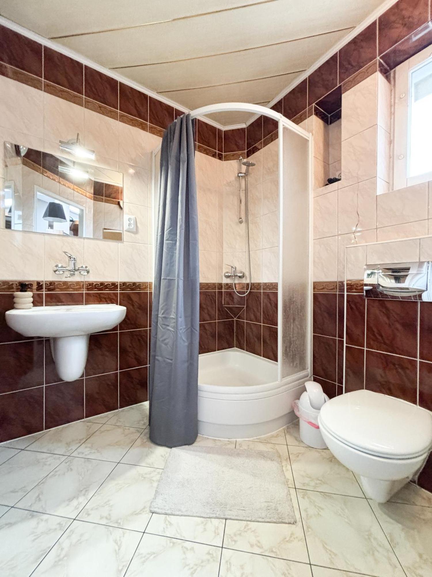Apartament Z Widokiem Na Rynek Nowy Sącz Buitenkant foto